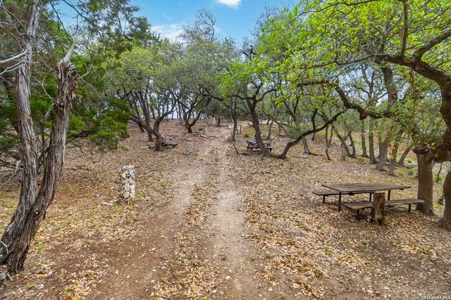 2004 BIG SPRING, Canyon Lake, TX 78133