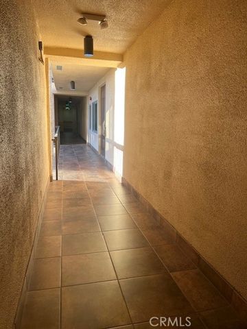 622 S Barrington 302, Los Angeles, CA 90049