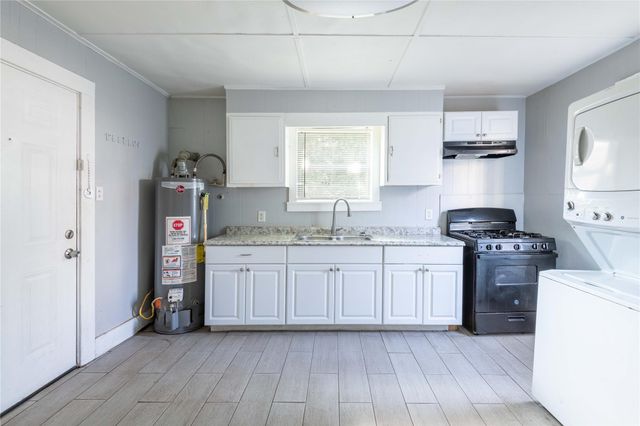 1509 J H Clouser Street, Galveston, TX 77550