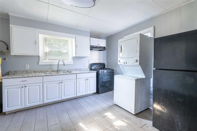 1509 J H Clouser Street, Galveston, TX 77550