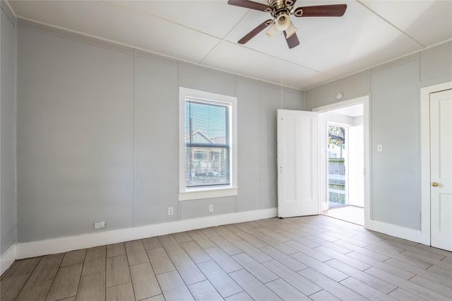 1509 J H Clouser Street, Galveston, TX 77550