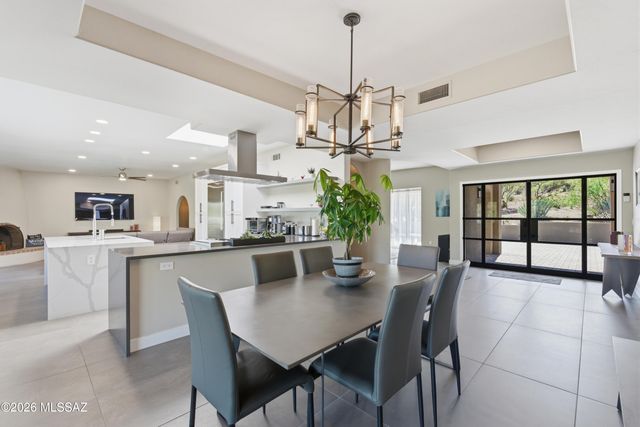 5700 N Paseo Otono, Tucson, AZ 85750
