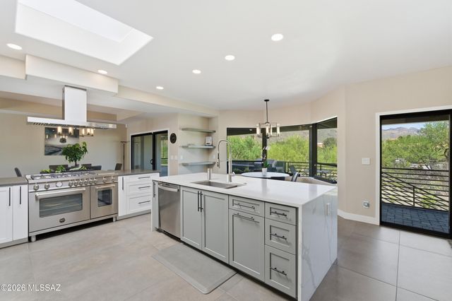 5700 N Paseo Otono, Tucson, AZ 85750