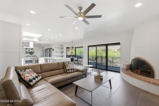 5700 N Paseo Otono, Tucson, AZ 85750