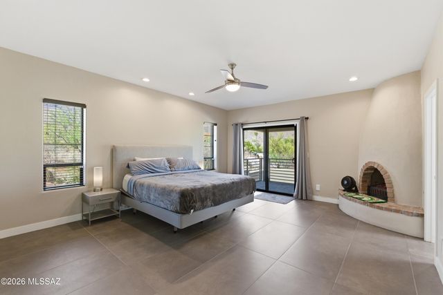 5700 N Paseo Otono, Tucson, AZ 85750