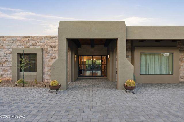 5700 N Paseo Otono, Tucson, AZ 85750