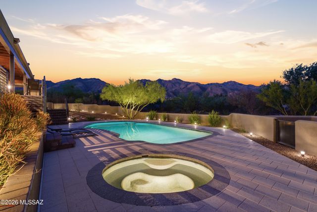 5700 N Paseo Otono, Tucson, AZ 85750