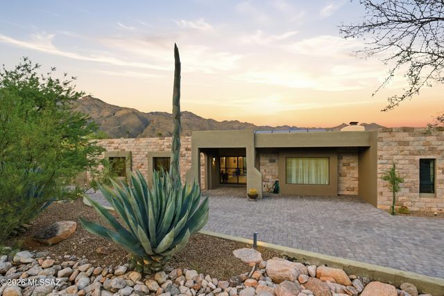 5700 N Paseo Otono, Tucson, AZ 85750