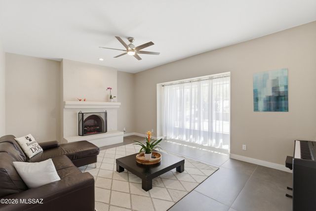 5700 N Paseo Otono, Tucson, AZ 85750