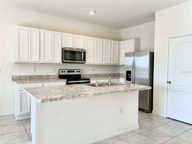 401 FELTRIM RESERVE BOULEVARD, Davenport, FL 33837