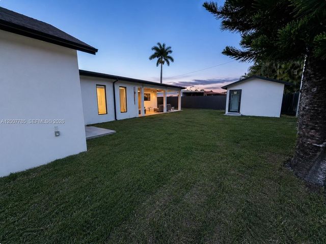 12810 SW 18th St, Miami, FL 33175