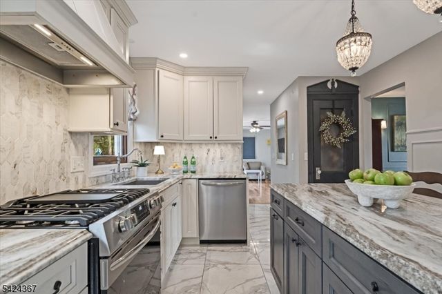 25 Jay St, Roxbury Twp., NJ 07876