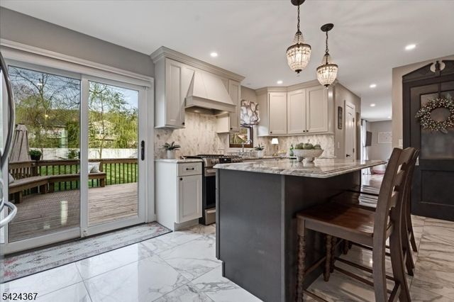 25 Jay St, Roxbury Twp., NJ 07876