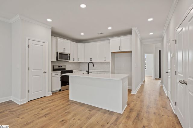 224 Lake Greenwood Boulevard, Greenwood, SC 29649