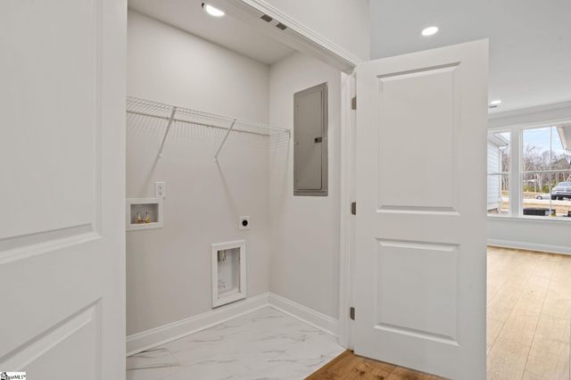 224 Lake Greenwood Boulevard, Greenwood, SC 29649