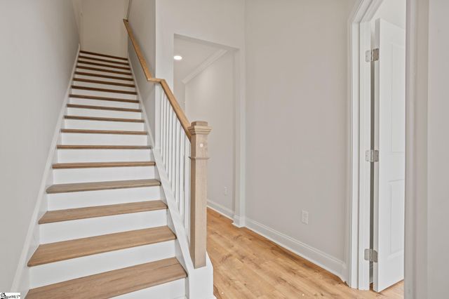 224 Lake Greenwood Boulevard, Greenwood, SC 29649