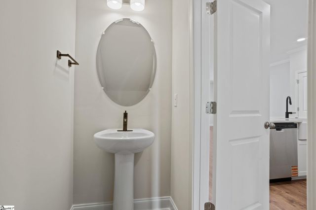 224 Lake Greenwood Boulevard, Greenwood, SC 29649