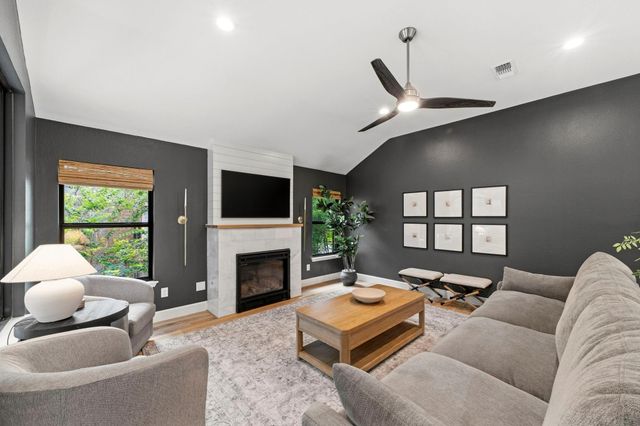 51 Sky Terrace Place, The Woodlands, TX 77381