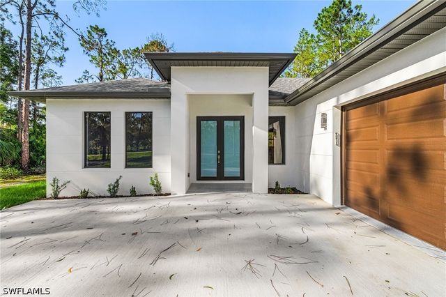 876 DESOTO AVE S, Naples, FL 34117