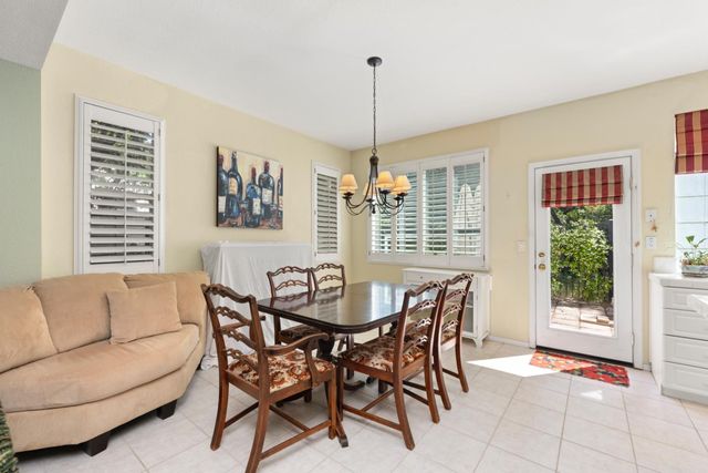 339 Coventry Cir, Folsom, CA 95630