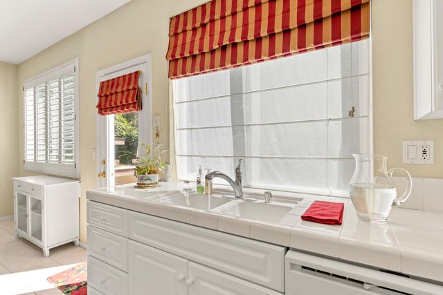 339 Coventry Cir, Folsom, CA 95630