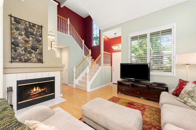 339 Coventry Cir, Folsom, CA 95630