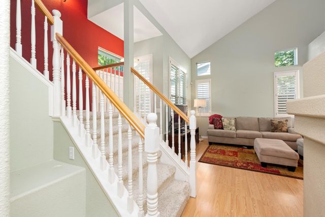 339 Coventry Cir, Folsom, CA 95630