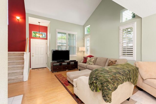 339 Coventry Cir, Folsom, CA 95630