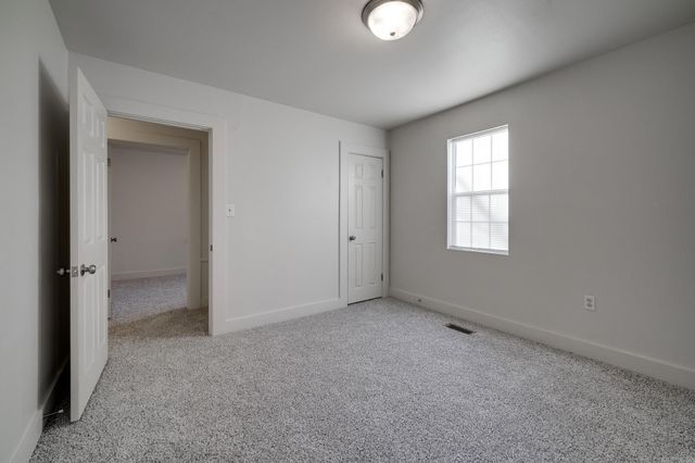 922 W Kiehl Avenue, Sherwood, AR 72120