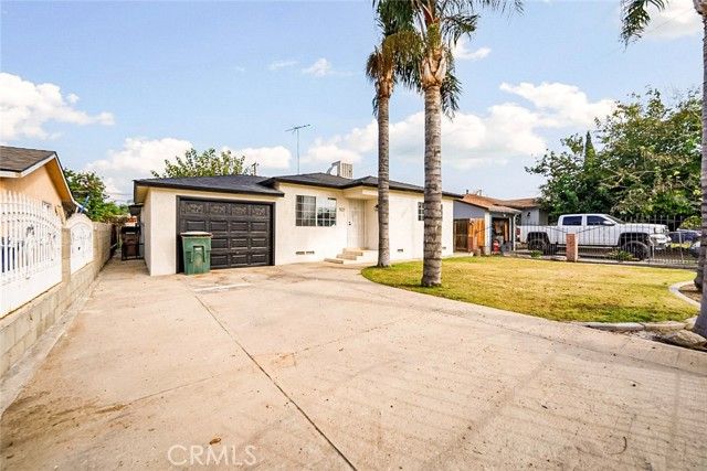 522 Price, Bakersfield, CA 93307