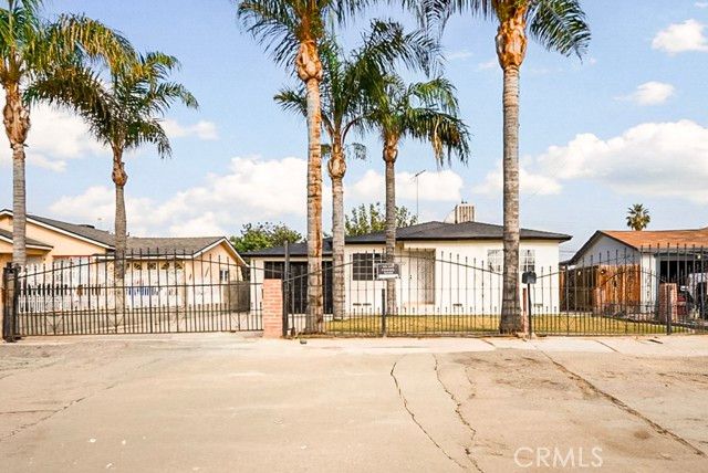 522 Price, Bakersfield, CA 93307