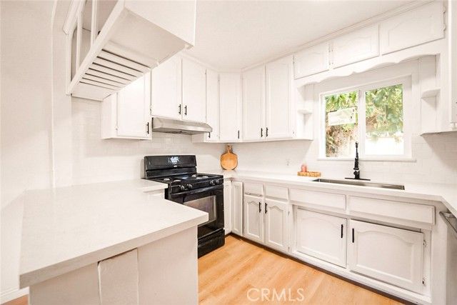 522 Price, Bakersfield, CA 93307