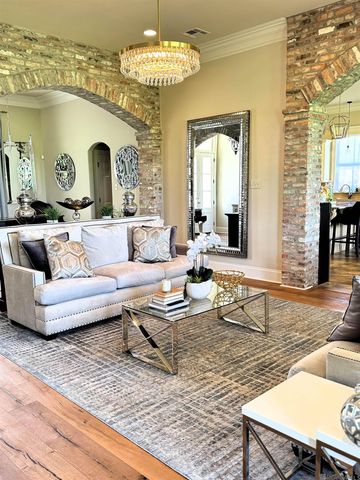 2340 St Andrews Ave, Zachary, LA 70791