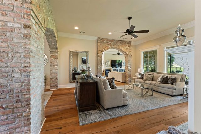 2340 St Andrews Ave, Zachary, LA 70791