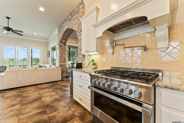2340 St Andrews Ave, Zachary, LA 70791