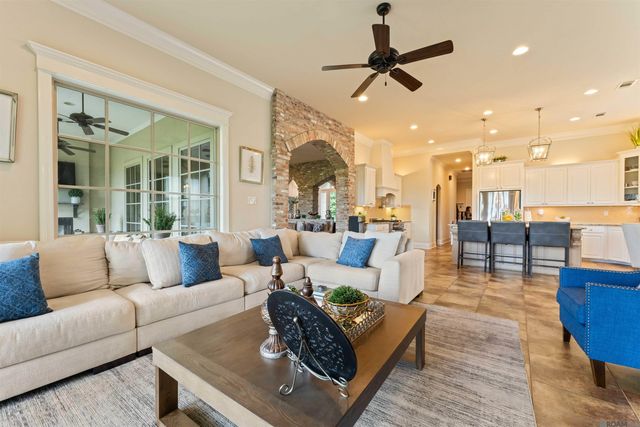 2340 St Andrews Ave, Zachary, LA 70791