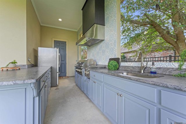 2340 St Andrews Ave, Zachary, LA 70791
