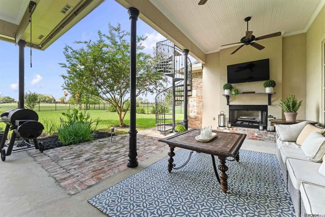 2340 St Andrews Ave, Zachary, LA 70791