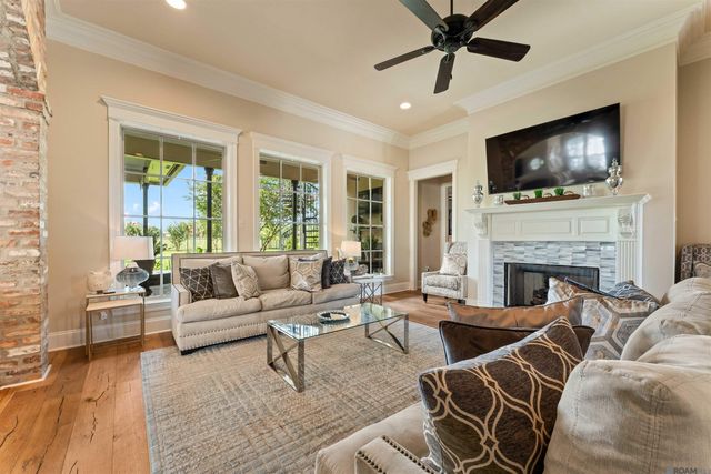 2340 St Andrews Ave, Zachary, LA 70791