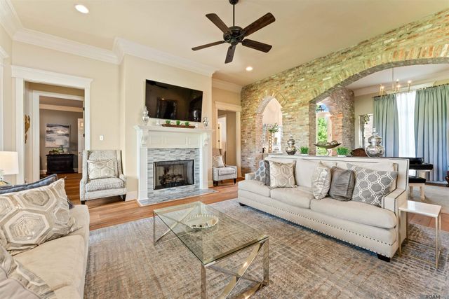 2340 St Andrews Ave, Zachary, LA 70791