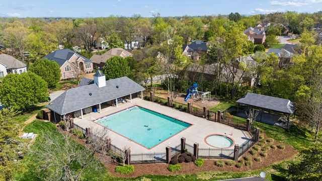 421 Old Towne Dr, Brentwood, TN 37027