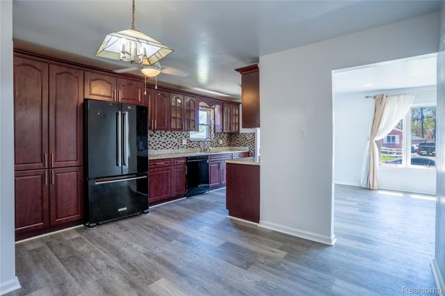 24628 Currier Street, Dearborn Heights, MI 48125