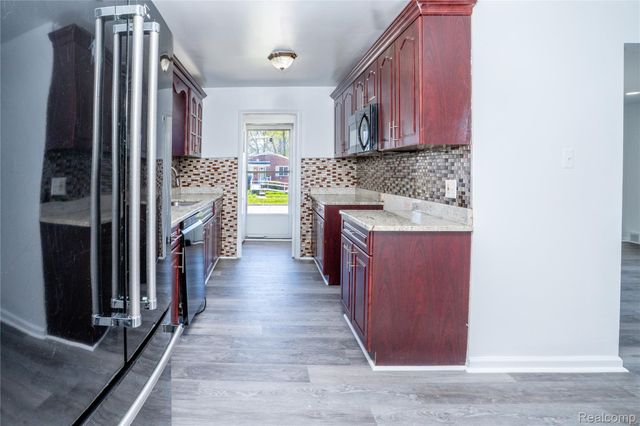 24628 Currier Street, Dearborn Heights, MI 48125