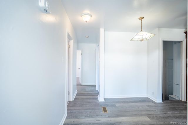 24628 Currier Street, Dearborn Heights, MI 48125