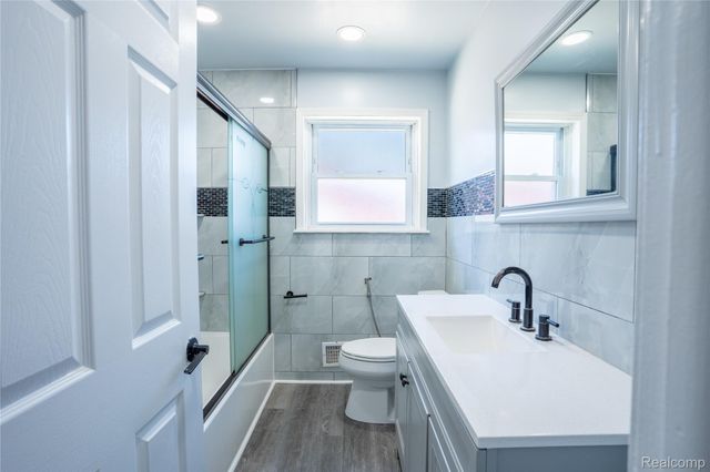 24628 Currier Street, Dearborn Heights, MI 48125