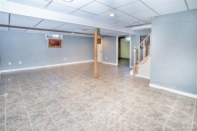 24628 Currier Street, Dearborn Heights, MI 48125