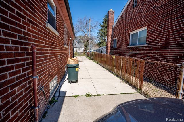 24628 Currier Street, Dearborn Heights, MI 48125