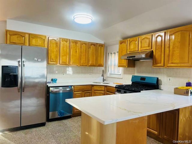 64-48 Cloverdale Boulevard 2nd Fl, Bayside, NY 11364