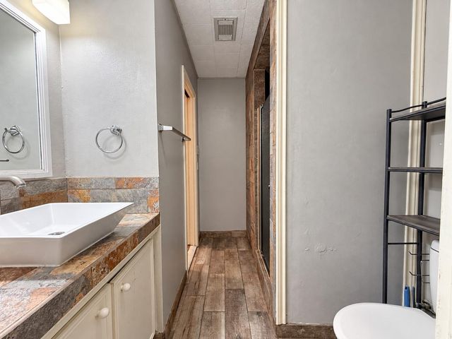 2604 S Houston Drive, La Marque, TX 77568