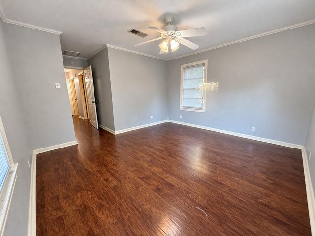 2604 S Houston Drive, La Marque, TX 77568